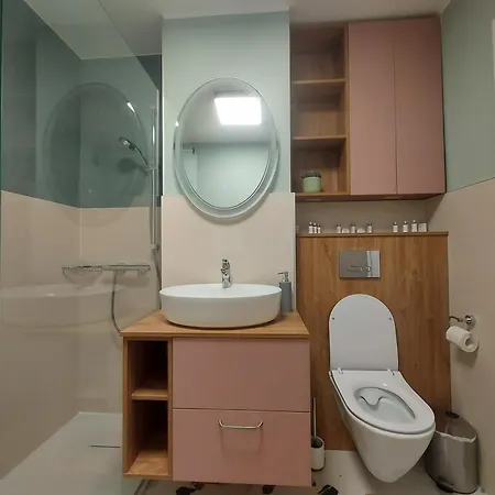 Apartment On The Wave *